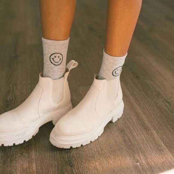 Free People Lola Lugged Sole Chalk Chelsea Boot Size 38/8‎ - Picture 3 of 13